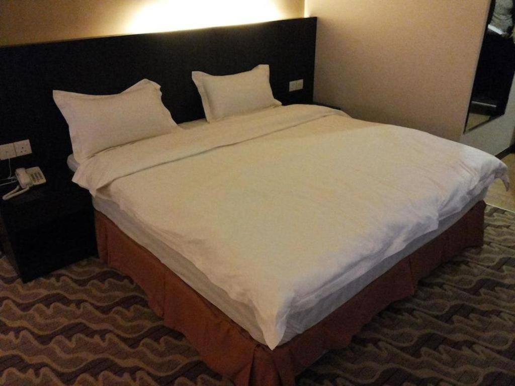 Eminent Hotel Kota Kinabalu Ngoại thất bức ảnh
