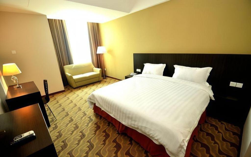 Eminent Hotel Kota Kinabalu Ngoại thất bức ảnh